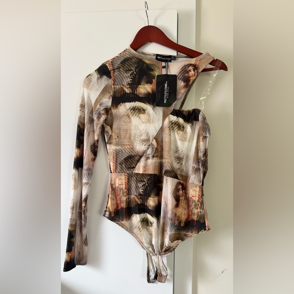 3 for $33 bundle * New Pretty Little Thing Renaissance Print Body Suit Size 6